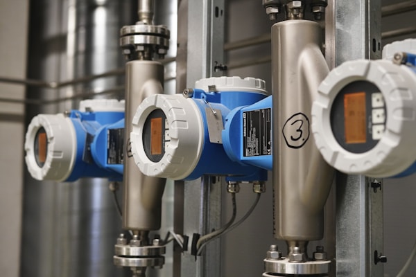 Industrial pipes and connections for emergency plumbing repairs